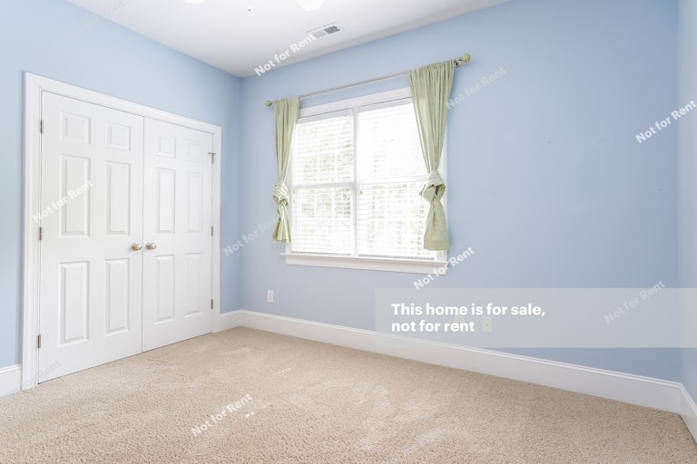Photo 11 of 25 - 7405 Oriole Dr, Wake Forest, NC 27587