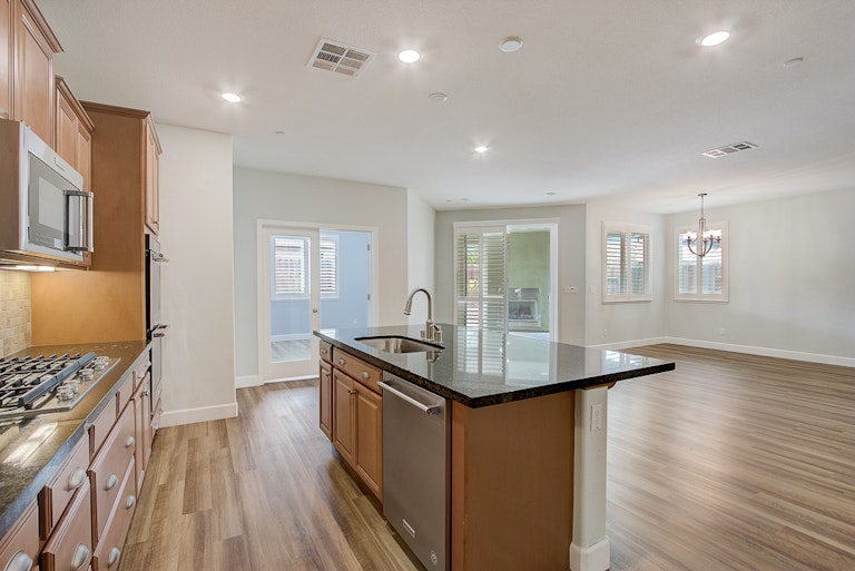 Photo 15 of 33 - 1818 Veneto Way, Lincoln, CA 95648