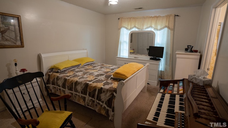 Photo 13 of 25 - 103 Coralbell Ct, Durham, NC 27703