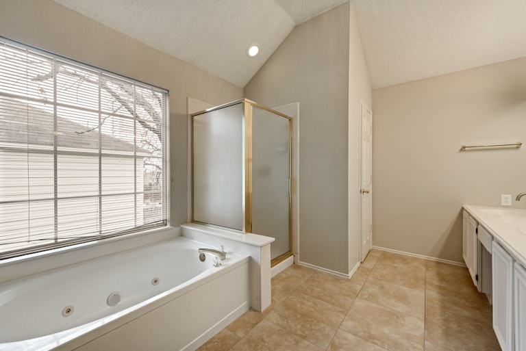 Photo 19 of 28 - 1921 Companion Way, Arlington, TX 76006