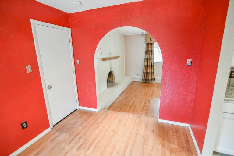 Photo 12 of 32 - 1307 Foster Ln, Weatherford, TX 76086