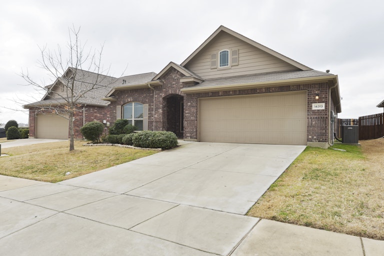 Photo 23 of 26 - 14313 Mariposa Lily Ln, Haslet, TX 76052