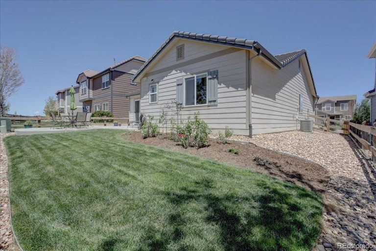Photo 17 of 34 - 3696 Wonder Dr, Castle Rock, CO 80109