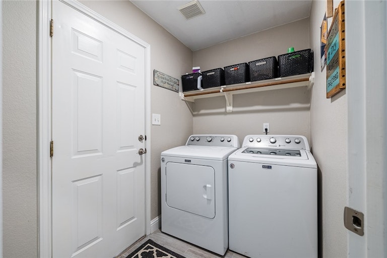Photo 33 of 40 - 21004 Apache Plum Ln, Pflugerville, TX 78660