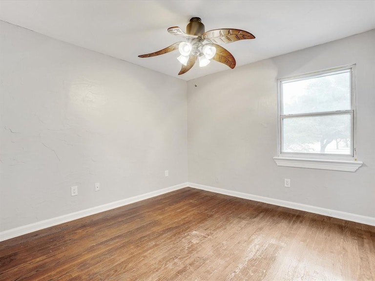 Photo 28 of 38 - 3910 Spring Meadow Ln, Flower Mound, TX 75028