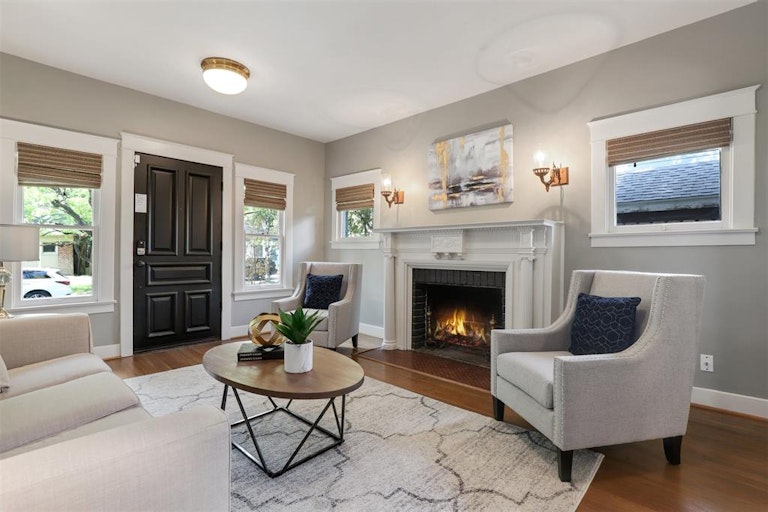 Photo 3 of 26 - 1616 Vassar St, Houston, TX 77006