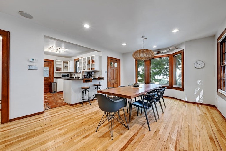 Photo 7 of 28 - 1207 Alta Vista Ave, Austin, TX 78704
