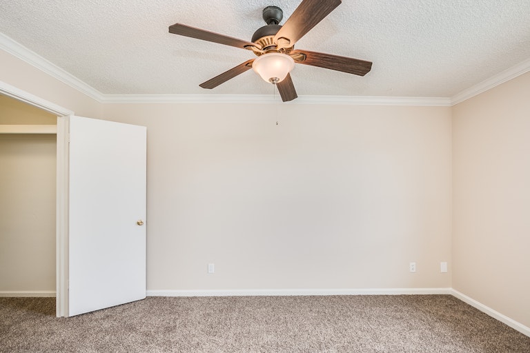 Photo 24 of 31 - 2734 W Charleston Ave, Phoenix, AZ 85053