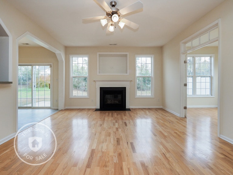 Photo 3 of 26 - 8108 Rolling Glenn Dr, Raleigh, NC 27616