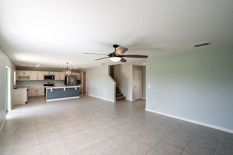 Photo 16 of 35 - 454 Sunfish Dr, Winter Haven, FL 33881