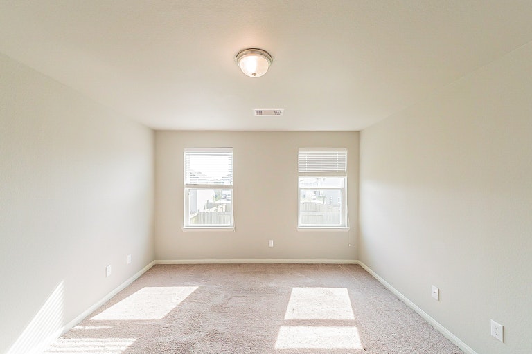 Photo 15 of 27 - 8015 Distant Harbor Rd, Baytown, TX 77523