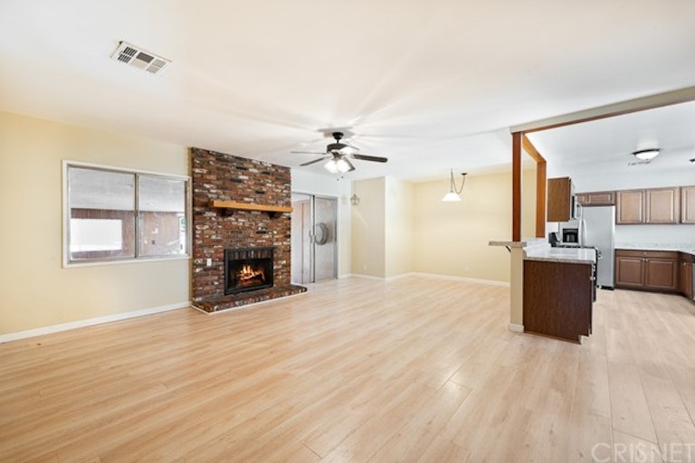 Photo 16 of 48 - 7014 Oakdale Ave, Winnetka, CA 91306