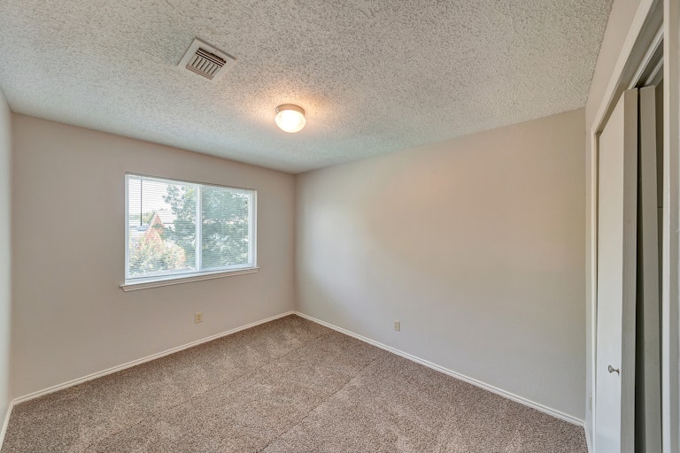 Photo 25 of 29 - 7806 Park Ln, Rowlett, TX 75089