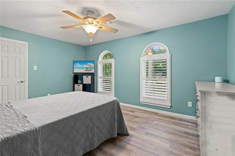 Photo 36 of 41 - 2715 Rustic Woods Dr, Kingwood, TX 77345