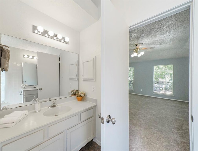 Photo 12 of 19 - 4310 Field Meadow Dr, Katy, TX 77449