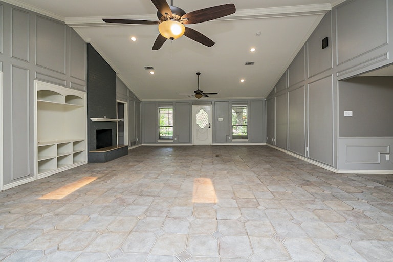 Photo 13 of 25 - 616 Pecan Creek Dr, Sunnyvale, TX 75182