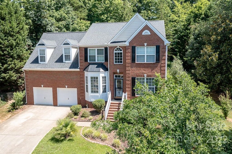Photo 6 of 37 - 14200 Queens Carriage Pl, Charlotte, NC 28278