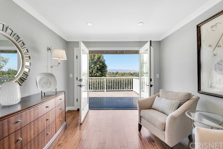 Photo 26 of 52 - 23644 Del Cerro Cir, Canoga Park, CA 91304
