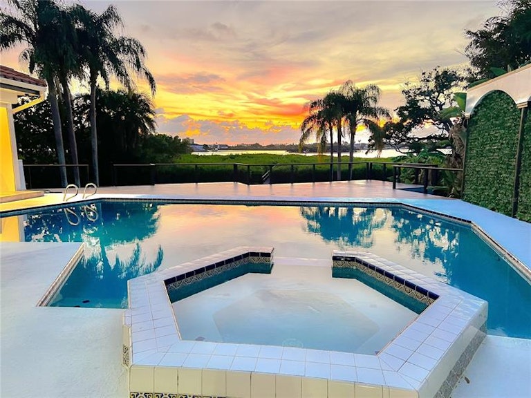 Photo 28 of 33 - 12804 Harborwood Dr, Largo, FL 33774