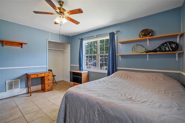 Photo 16 of 29 - 612 Highland Dr, Arlington, TX 76010