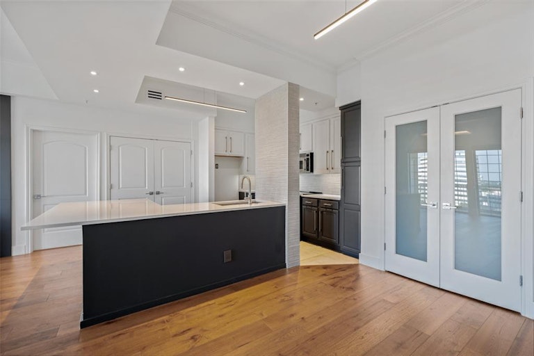Photo 9 of 38 - 3225 Turtle Creek Blvd #1226, Dallas, TX 75219