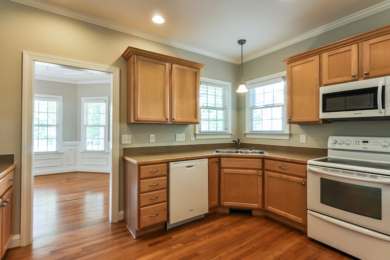 Photo 2 of 25 - 1008 Princeton View Ln, Knightdale, NC 27545