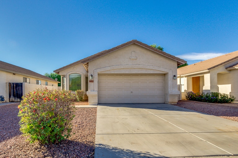 Photo 1 of 25 - 6609 W Lawrence Ln, Glendale, AZ 85302