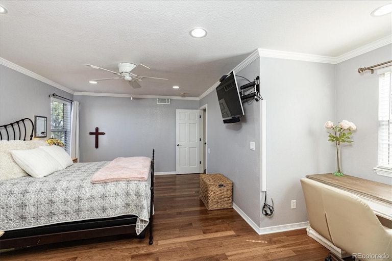 Photo 28 of 38 - 549 Shoreham Cir, Castle Pines, CO 80108