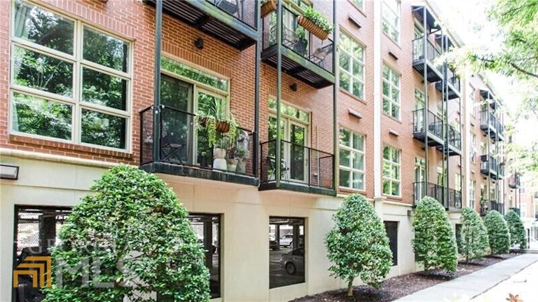 Photo 25 of 37 - 560 Dutch Valley Rd NE #2212, Atlanta, GA 30324
