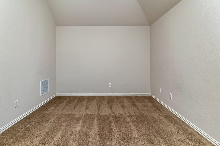 Photo 21 of 37 - 4712 Eddleman Dr, Fort Worth, TX 76244