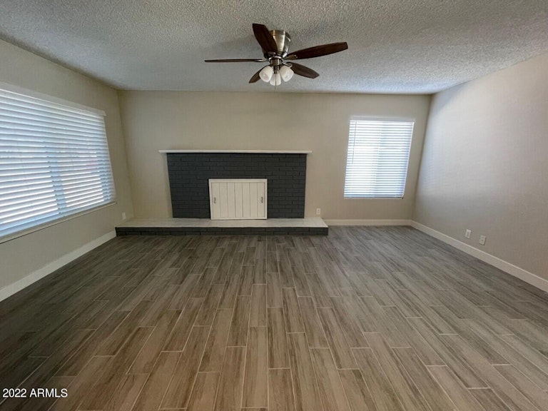 Photo 3 of 18 - 639 W Grove Cir, Mesa, AZ 85210