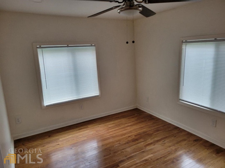 Photo 15 of 24 - 1516 Young Rd, Lithonia, GA 30058