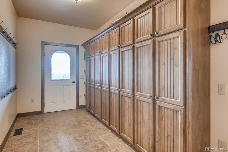 Photo 26 of 38 - 6233 Lake Gulch Rd, Castle Rock, CO 80104
