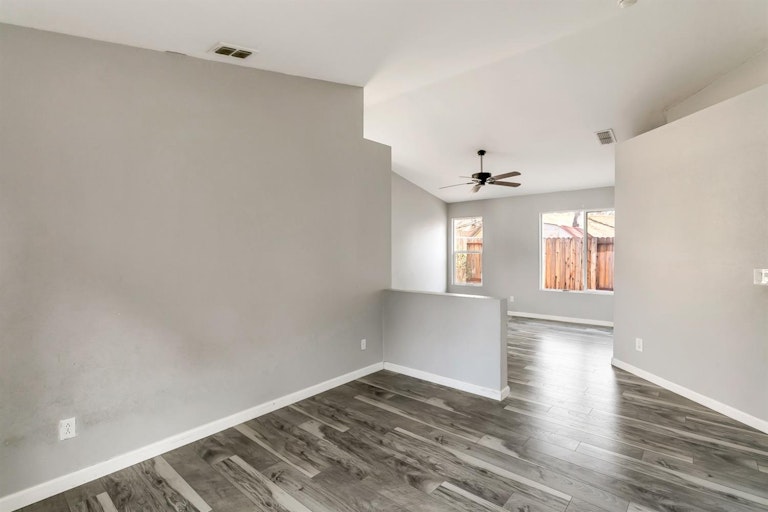 Photo 31 of 40 - 10536 Ragtime Cir, Rancho Cordova, CA 95670