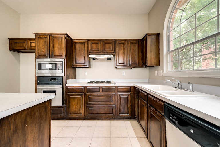 Photo 9 of 32 - 9217 Briarcrest Dr, Rowlett, TX 75089