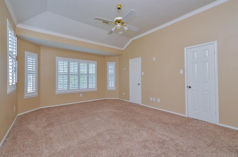 Photo 17 of 27 - 8227 Summer Reef Dr, Houston, TX 77095