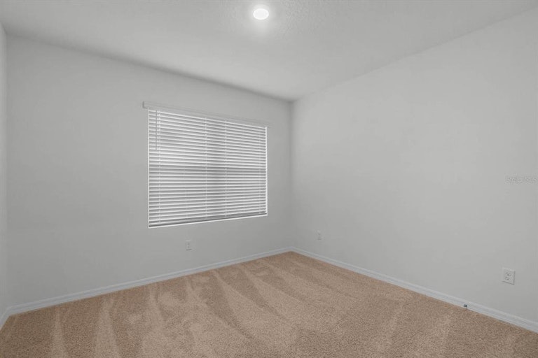 Photo 7 of 40 - 729 Squires Grove Dr, Winter Haven, FL 33880