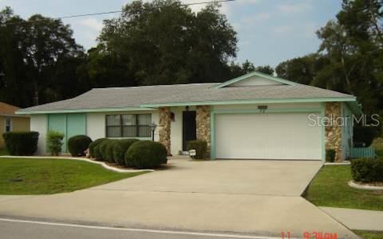 Photo 1 of 4 - 72 Florida Park Dr, Palm Coast, FL 32137