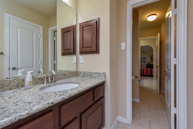 Photo 27 of 32 - 99 N Bacopa Dr, Spring, TX 77389