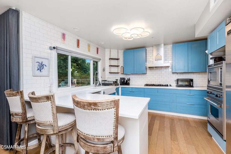 Photo 23 of 60 - 4641 Caritina Dr, Tarzana, CA 91356