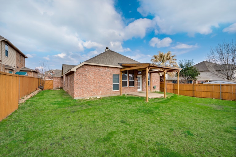 Photo 2 of 26 - 8961 Riscky Trl, Fort Worth, TX 76244