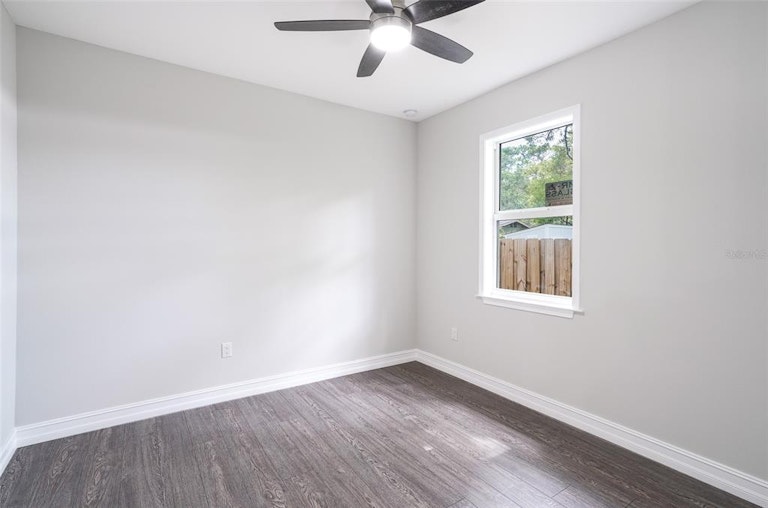 Photo 18 of 24 - 3920 W Crenshaw St, Tampa, FL 33614