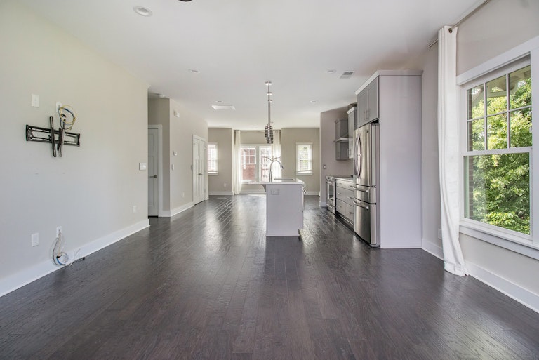 Photo 9 of 21 - 104 S Summit Ave, Charlotte, NC 28208