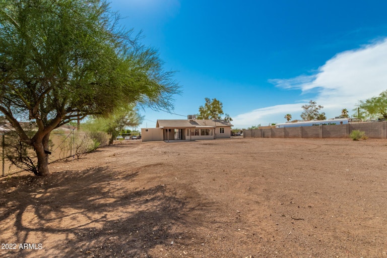 Photo 16 of 18 - 347 N Thunderbird Dr, Apache Junction, AZ 85120
