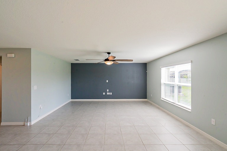 Photo 5 of 35 - 454 Sunfish Dr, Winter Haven, FL 33881