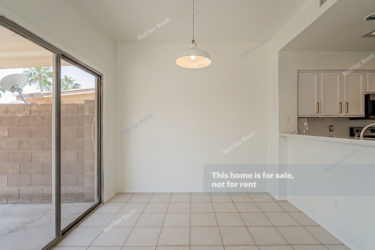 Photo 13 of 28 - 10111 E Capri Ave, Mesa, AZ 85208