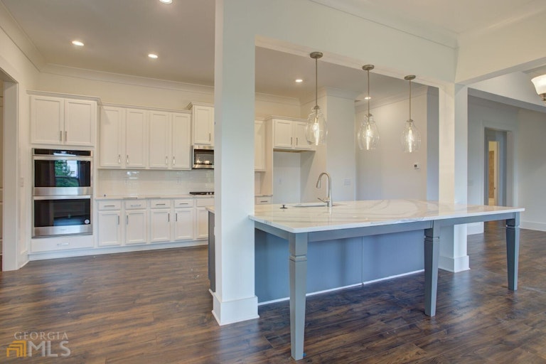 Photo 10 of 32 - 3001 Fairway Dr, Villa Rica, GA 30180