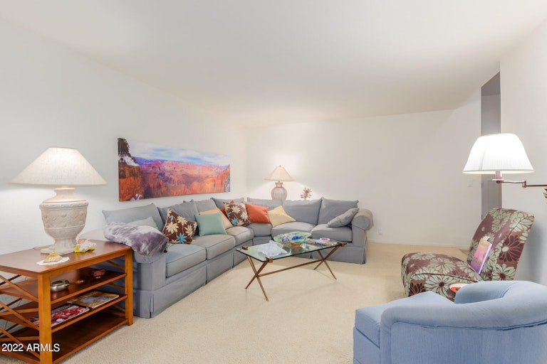 Photo 11 of 32 - 10424 E Cinnabar Ave, Scottsdale, AZ 85258