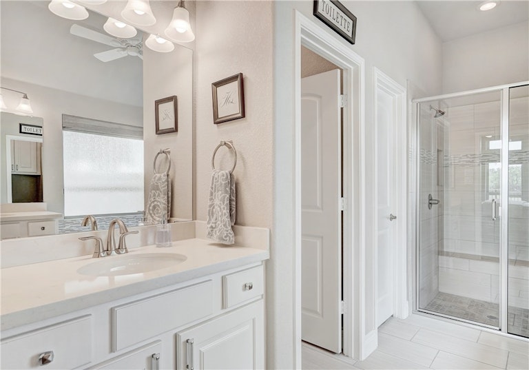 Photo 24 of 40 - 313 La Grotta Ln, Georgetown, TX 78628