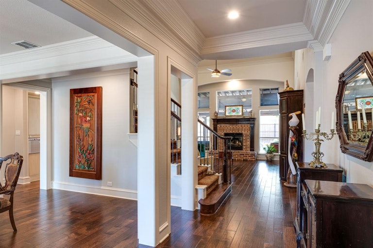 Photo 4 of 37 - 8501 Persimmon Ct, McKinney, TX 75072